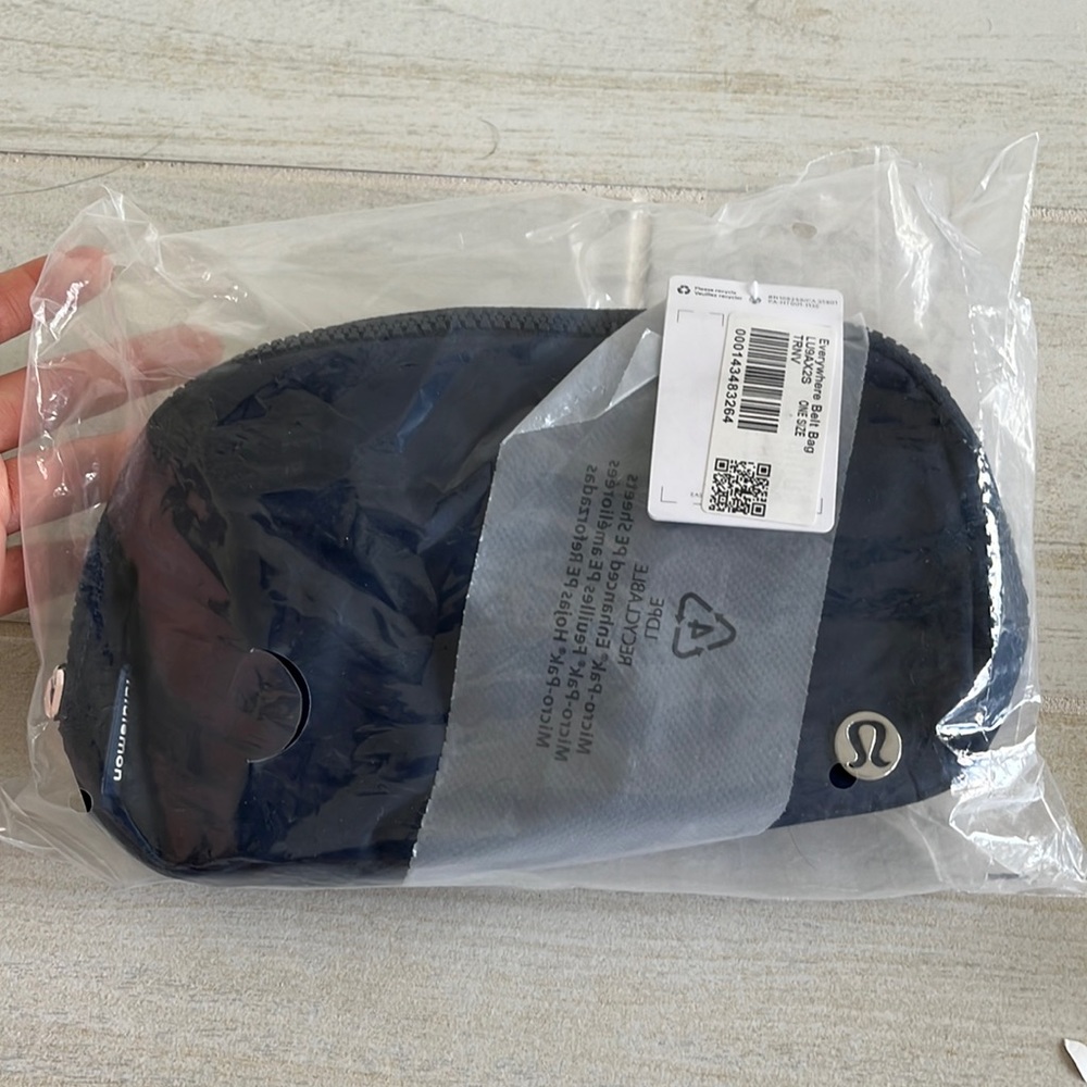 Lululemon Everywhere Belt Bag